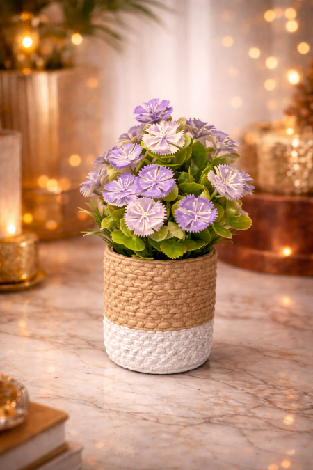 نبتة ديكور أنيقة بزهور بنفسجية ناعمة 💜