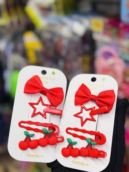 بكل ومشابك شعر