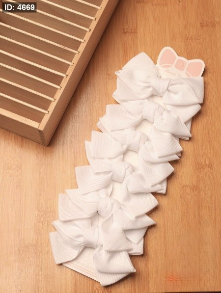 ببيونات شعر <br> <span class='text-color-warm'>سيتوفر قريباً</span>