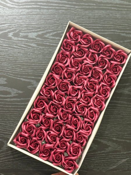 ورد صابوني معطو لون خمري مميز