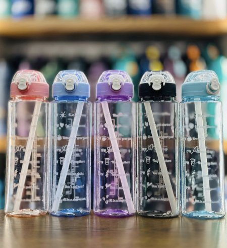 مطرة ماء بتصميم شفاف وبألوان زاهية 💦