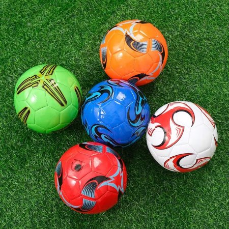 كرة قدم جلد مخيط بالوان زاهية