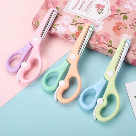 مقص آمن مع حواف بلاستيكية للأطفال جودة عالية ✂️